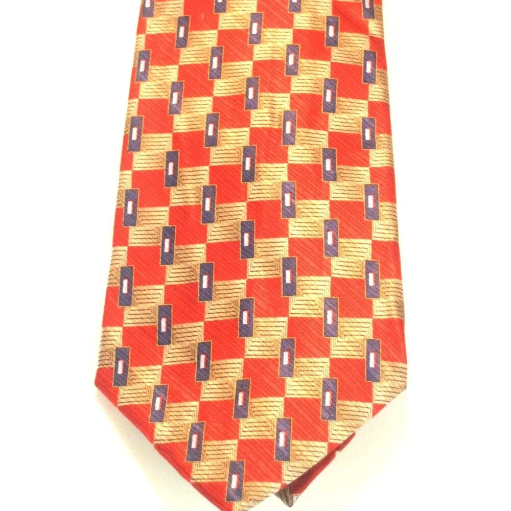 NWOT Pravata 100% Silk Geometric Design Necktie